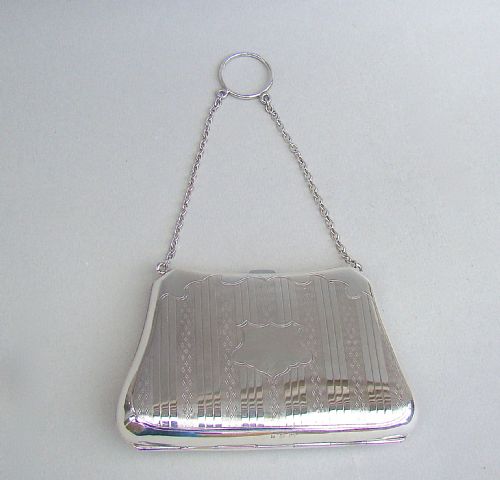 fig 1. GEORGE V SILVER DANCE PURSE BY JAMES DEAKIN & SONS, BIRMINGHAM 1913