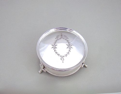 fig 1. GEORGE V SILVER JEWELLERY BOX BY THE NORTHERN GOLDSMITHS COMPANY, BIRMINGHAM 1923