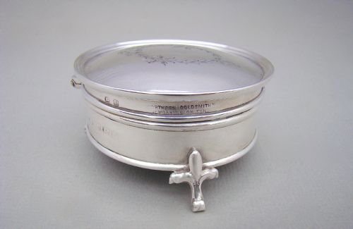 fig 3. GEORGE V SILVER JEWELLERY BOX BY THE NORTHERN GOLDSMITHS COMPANY, BIRMINGHAM 1923