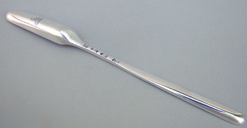 fig 1. GEORGIAN STERLING SILVER CRESTED ARMORIAL MARROW SCOOP BY WILLIAM SUMNER & RICHARD CROSSLEY, LONDON 1779