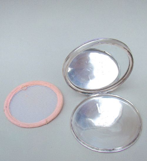fig 3. ART DECO SILVER AND GUILLOCHE ENAMEL COMPACT BY HENRY CLIFFORD DAVIS, BIRMINGHAM 1922