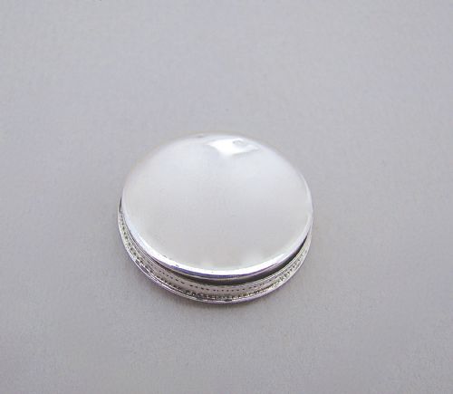fig 1. GEORGIAN SILVER PATCH BOX BY COCKS & BETTRIDGE, BIRMINGHAM CIRCA 1800