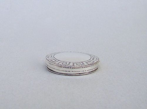 fig 4. GEORGIAN SILVER PATCH BOX BY COCKS & BETTRIDGE, BIRMINGHAM CIRCA 1800