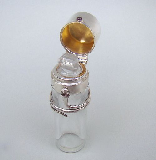 fig 3. RARE VICTORIAN SILVER SNAKE SCENT BOTTLE BY SAUNDERS & SHEPHERD, BIRMINGHAM 1896