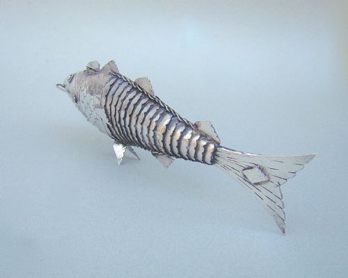 fig 3. VICTORIAN STERLING SILVER ARTICULATED FISH SPICE BOX, CIRCA 1880
