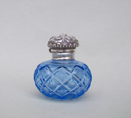 fig 1. RARE VICTORIAN SILVER MOUNTED URANIUM BLUE GLASS VINAIGRETTE, CIRCA 1880