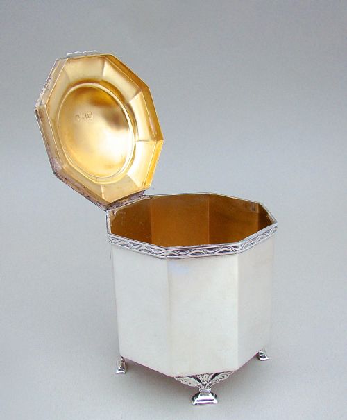 fig 3. ARTS & CRAFT STERLING SILVER TEA CADDY BY EDWARD BARNARD & SONS LTD, LONDON 1908
