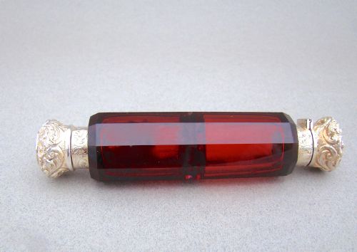 fig 1. VICTORIAN SILVER GILT RUBY GLASS DOUBLE-ENDED SCENT BOTTLE, CIRCA 1880