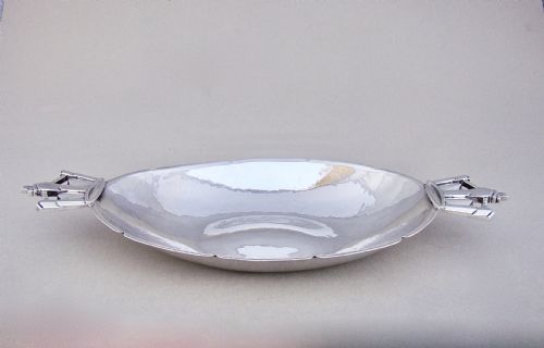 fig 1. R.E. STONE ARTS & CRAFT PLANISHED SILVER DISH, LONDON 1934