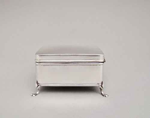 fig 1. ART DECO SOLID SILVER JEWELLERY BOX BY JAMES DEAKIN & SONS, CHESTER 1920