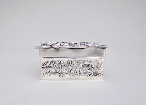 fig 1. ART NOUVEAU SILVER POT POURRI BOX BY WILLIAM COMYNS, LONDON 1906