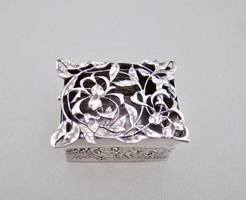 Art Nouveau Silver Pot Pourri Box by William Comyns, London 1906