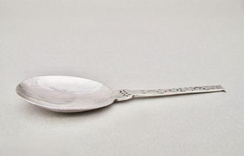 fig 2. RARE ARTS & CRAFT SILVER CADDY SPOON BY NATHAN & HAYES, CHESTER 1906