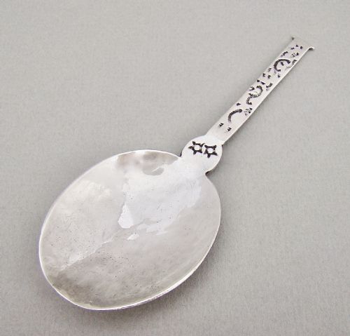 fig 1. RARE ARTS & CRAFT SILVER CADDY SPOON BY NATHAN & HAYES, CHESTER 1906