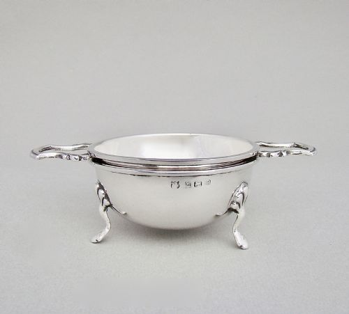fig 2. GEORGE V SILVER TEA STRAINER & STAND BY THE BARKER BROTHERS, BIRMINGHAM 1929