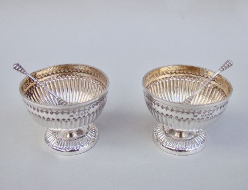 Pair of Victorian Solid Silver Salts by Robert Hennell, London 1869