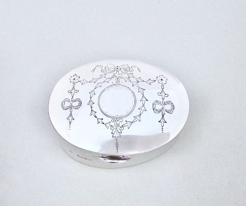fig 1. SMALL GEORGE V SILVER JEWELLERY BOX BY NATHAN & HAYES, CHESTER 1911