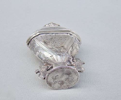 fig 3. 18TH C. SCANDINAVIAN SILVER HEART-SHAPED HOVEDVANDSÆG / VINAIGRETTE / LOVE TOKEN, CIRCA 1780
