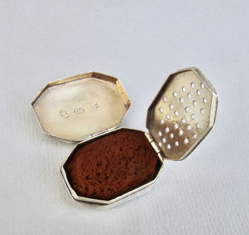 fig 3. GEORGIAN SILVER VINAIGRETTE BY JOSEPH WILLMORE, BIRMINGHAM 1810