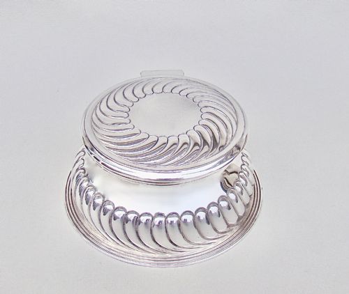 Stunning Victorian Silver Inkwell by John Grinsell & Sons, Birmingham 1891