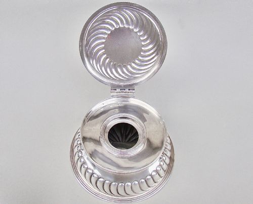 fig 2. STUNNING VICTORIAN SILVER INKWELL BY JOHN GRINSELL & SONS, BIRMINGHAM 1891