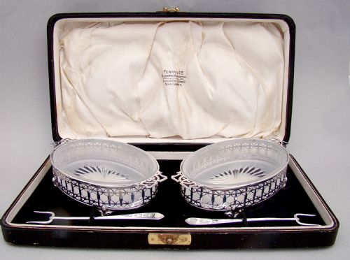cased pair of art deco silver butter dishes by the adie brothers birmingham 1927 - CATEGORY: ANTIQUE SILVER - DATED 1920