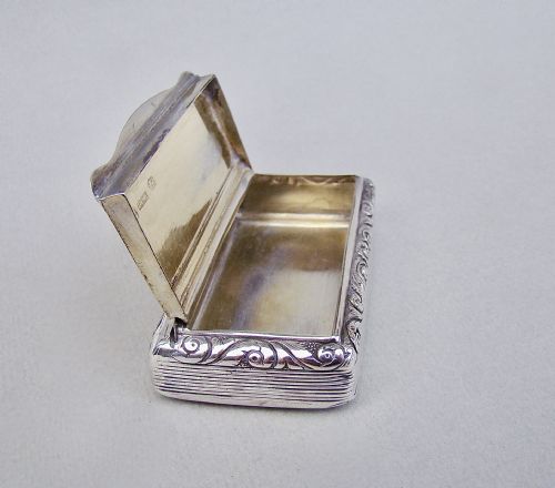 fig 3. GEORGIAN SILVER SNUFF BOX BY THOMAS & WILLIAM SIMPSON, BIRMINGHAM 1824