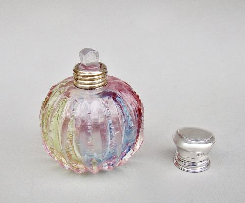 fig 2. UNUSUAL SILVER MOUNTED SLICED-CUT RAINBOW GLASS SCENT BOTTLE, BIRMINGHAM 1922