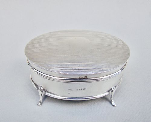 fig 1. GEORGE V SILVER JEWELLERY BOX, BIRMINGHAM 1924