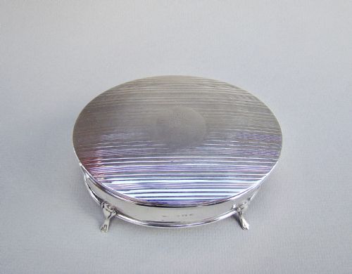 fig 2. GEORGE V SILVER JEWELLERY BOX, BIRMINGHAM 1924