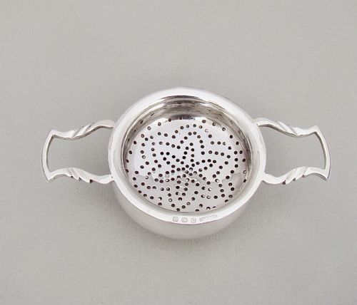 fig 1. GEORGE VI SILVER TEA STRAINER & STAND BY S. BLANCKENSEE & SONS, BIRMINGHAM 1937