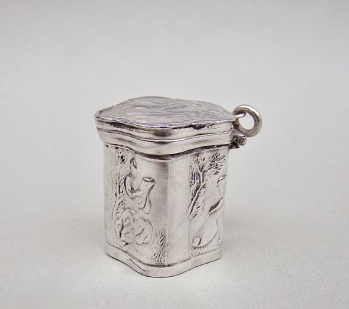 fig 2. 18TH CENTURY DUTCH SILVER PEPPERMINT BOX, CIRCA 1780