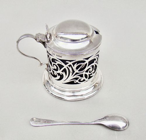 fig 2. EDWARDIAN PIERCED SILVER MUSTARD POT BY JOSEPH RODGERS & SONS, SHEFFIELD 1905