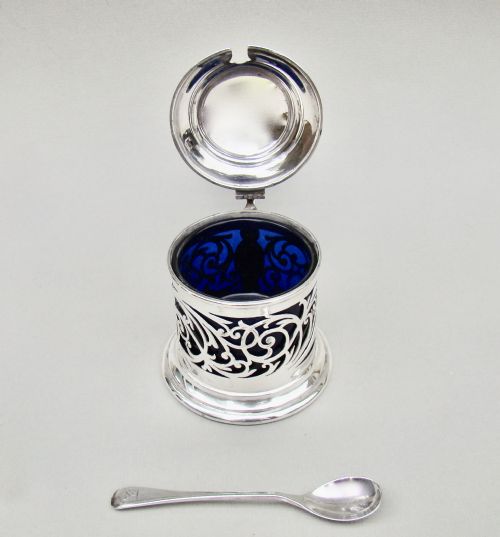 fig 3. EDWARDIAN PIERCED SILVER MUSTARD POT BY JOSEPH RODGERS & SONS, SHEFFIELD 1905
