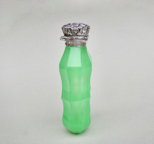 fig 3. STUNNING SILVER MOUNTED OPALINE URANIUM GLASS SCENT BOTTLE BY ROBERT PRINGLE, BIRMINGHAM 1912