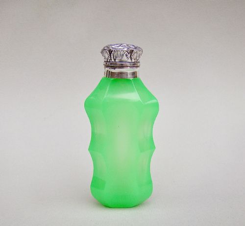 Stunning Silver Mounted Opaline Uranium Glass Scent Bottle by Robert Pringle,  Birmingham 1912