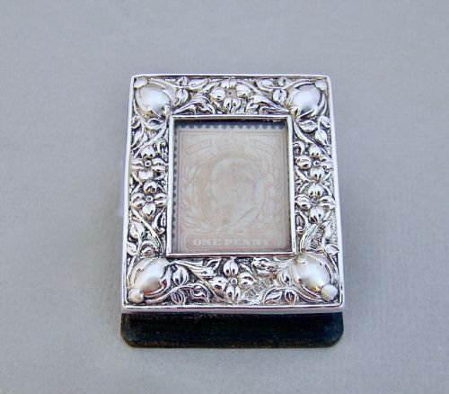 Art Nouveau Silver Single Stamp Box by Edward Souter Barnsley, Birmingham 1902
