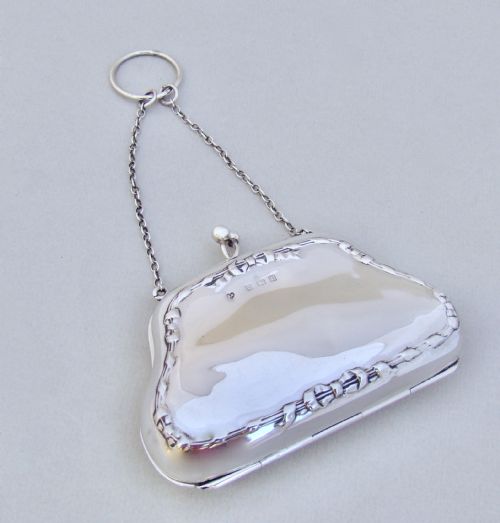 fig 1. GEORGE V SILVER COCKTAIL PURSE BY E. MANDER, BIRMINGHAM 1918