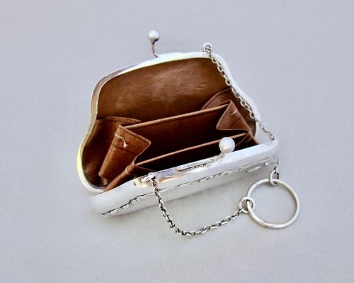 fig 2. GEORGE V SILVER COCKTAIL PURSE BY E. MANDER, BIRMINGHAM 1918