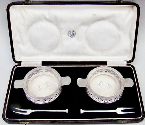 Cased Pair of Art Deco Silver Butter Dishes by Charles Perry & Co, Chester 1926
