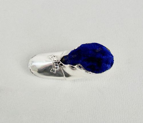 fig 2. RARE EDWARDIAN SILVER SHOE PIN CUSHION BY LEVI & SALAMAN BIRMINGHAM 1906