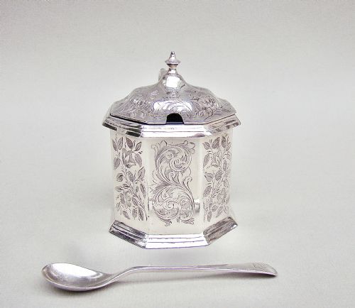 fig 1. VICTORIAN SILVER MUSTARD POT BY HILLIARD & THOMASON, BIRMINGHAM 1884