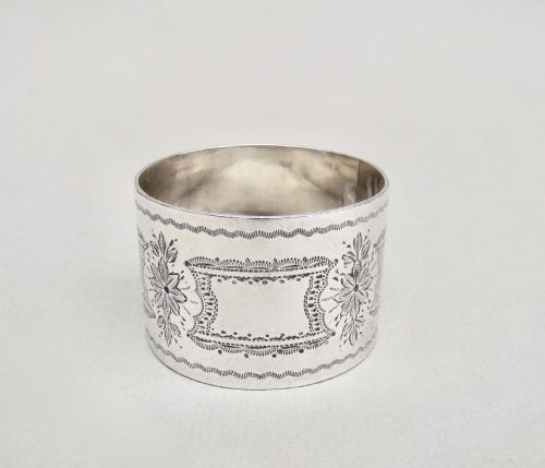 fig 2. CASED VICTORIAN SILVER NAPKIN RING BY HILLIARD & THOMASON, BIRMINGHAM 1895