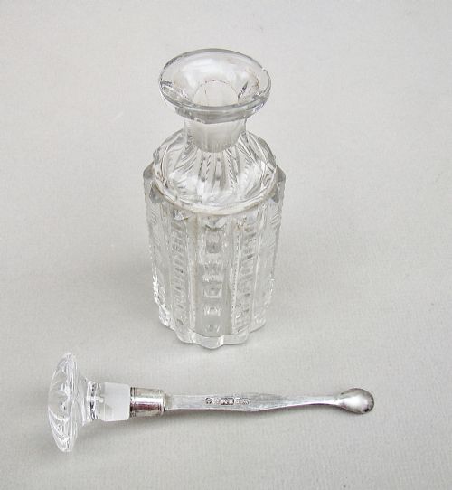 fig 2. WILLIAM IV SILVER CAYENNE PEPPER SPOON WITH GLASS BOTTLE BY HENRY MANTON, BIRMINGHAM 1837