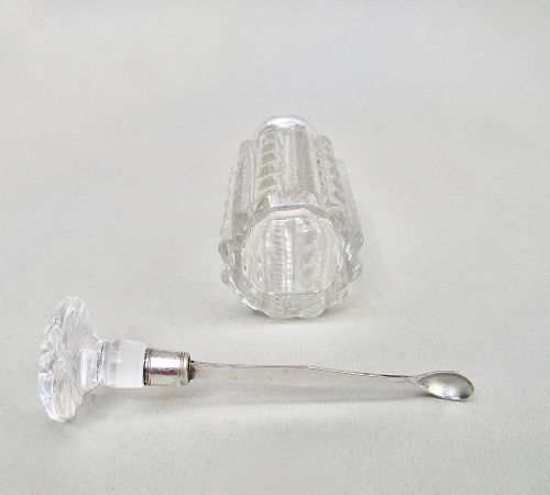 fig 3. WILLIAM IV SILVER CAYENNE PEPPER SPOON WITH GLASS BOTTLE BY HENRY MANTON, BIRMINGHAM 1837