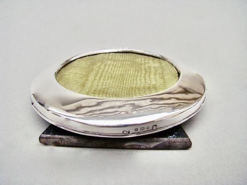 fig 3. DELIGHTFUL GEORGE V SILVER RIBBON PHOTO FRAME BY JESSE EARL, LONDON 1920