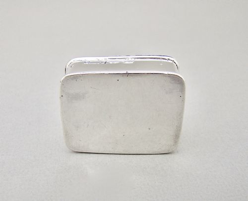 fig 2. ART NOUVEAU 'REYNOLDS ANGELS' SILVER PILL BOX BY ROBERT PRINGLE & SONS, BIRMINGHAM 1904