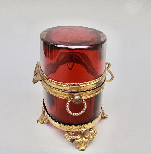 fig 2. FRENCH PALAIS ROYAL RUBY GLASS CASKET WITH GILT ORMULU MOUNTS, CIRCA 1860