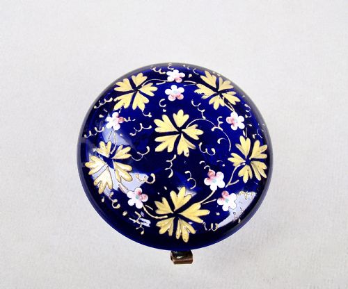 fig 2. 19TH CENTURY ENAMELLED BRISTOL BLUE GLASS TRINKET BOX, CIRCA 1890