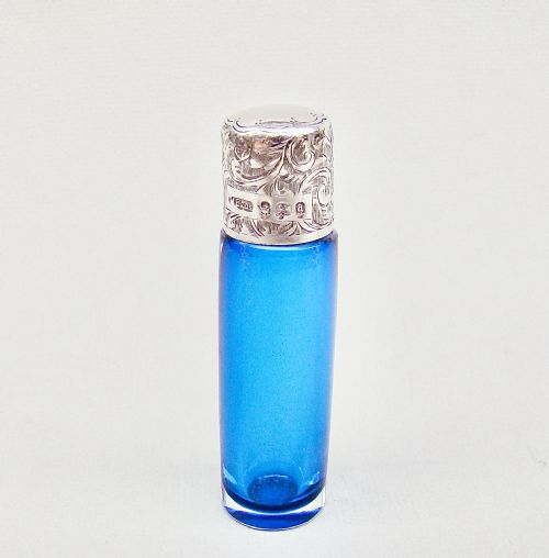 fig 1. RARE VICTORIAN SILVER AND TURQUOISE GLASS SCENT BOTTLE BY THE MOUSLEY BROTHERS, BIRMINGHAM 1900